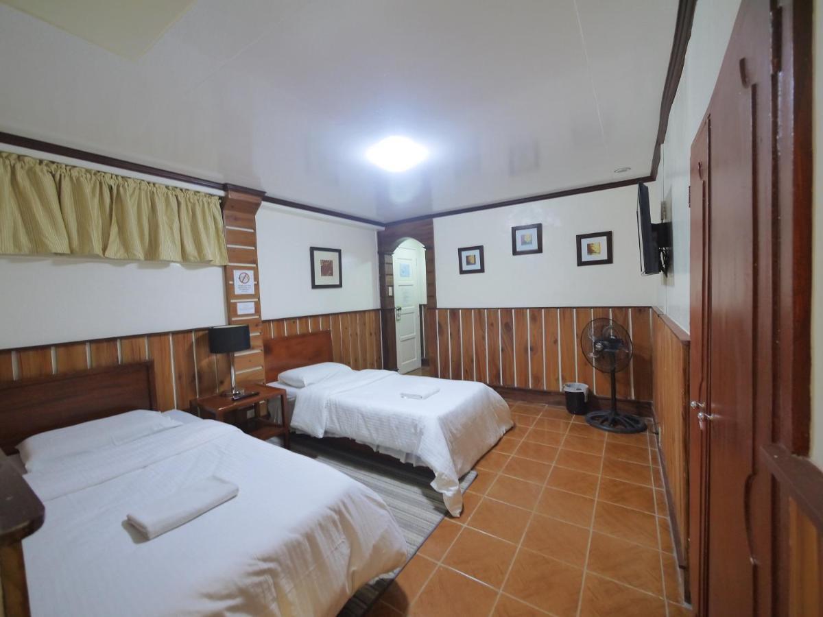 Mountain Lodge And Restaurant Baguio City Buitenkant foto